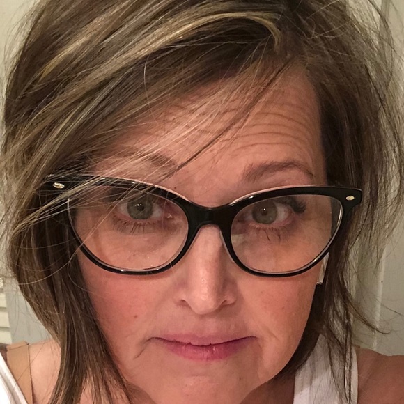 Meet your Posher, Kristen - Picture 4 of 5